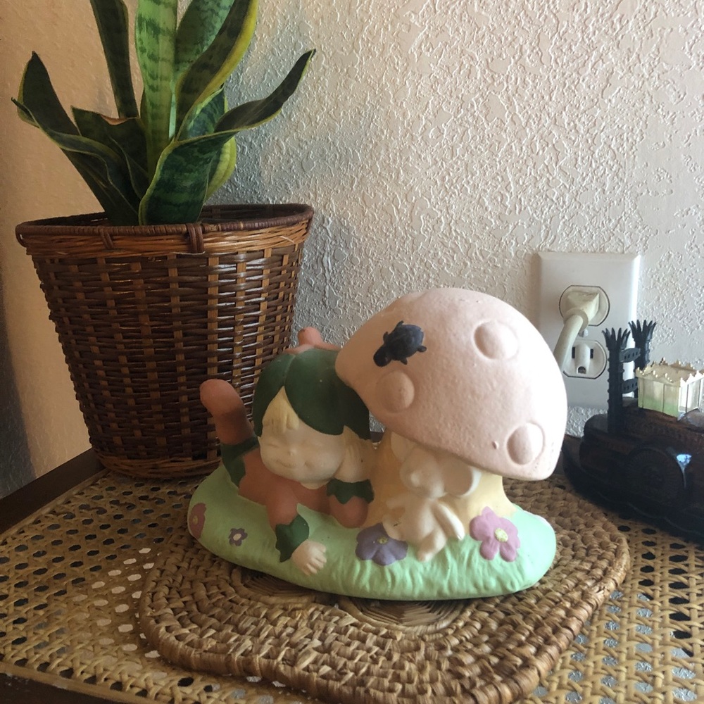Hand-painted 70s Mushroom & Pixie Pottery - Picture 4 of 9